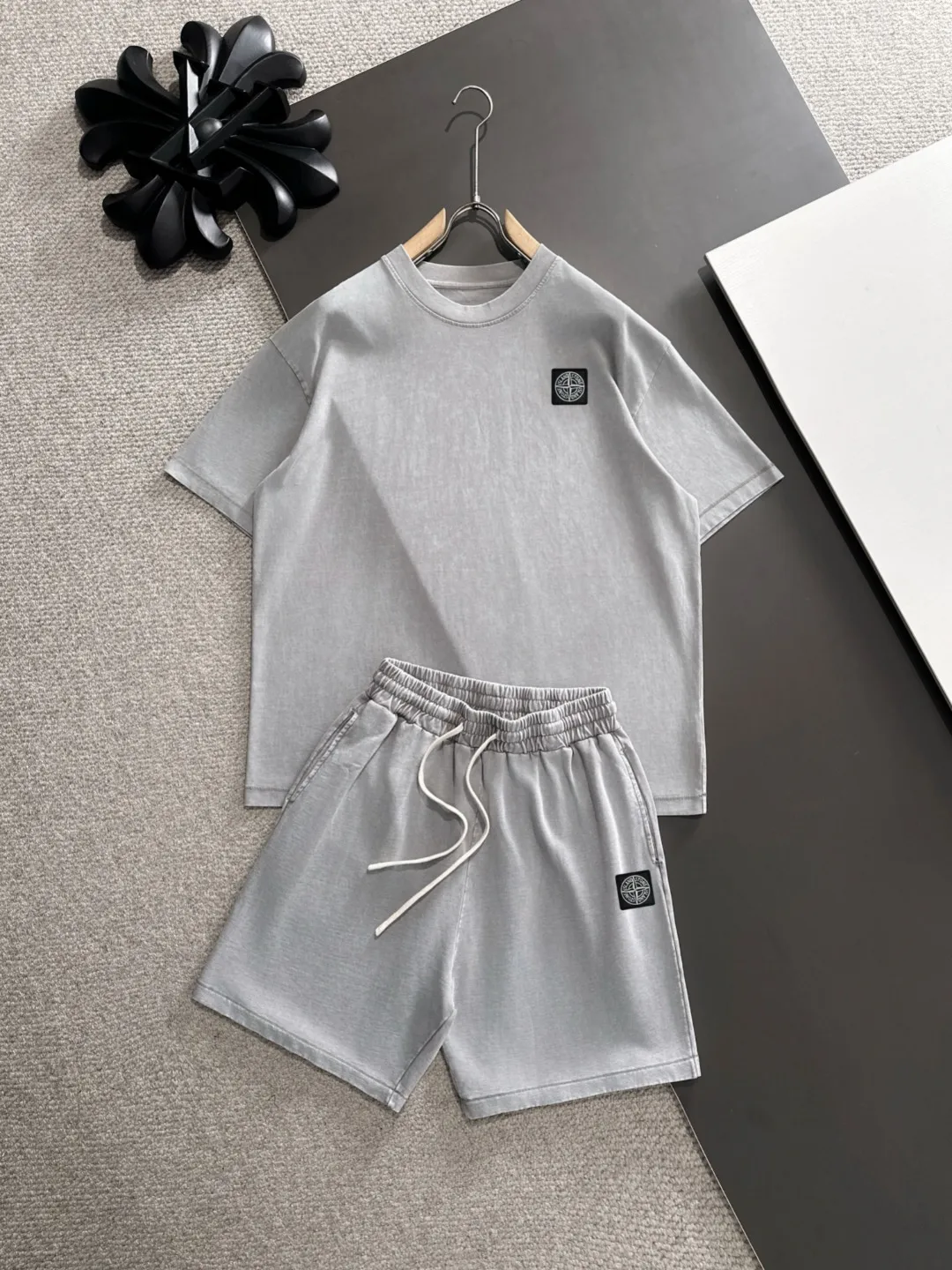 Next day shipping P460 Stone lsland/stone island high quality 2025 spring and summer new casual heavy industry suit exclusively developed by yb! High quality production! Imported custom-made fabrics for foreign orders, with high breathability and comfort, impeccable details, brand element design concept, delicate and soft feel! It presents a casual cut and the upper body shape is great! On sale simultaneously on the official website! From a high-end men's positioning brand, the low-key luxury taste is irresistible! Exquisite workmanship and impeccable quality! The overall style is simple, fashionable and timeless, fully meeting the requirements of stylish and tasteful dressing! Size: S-XXL